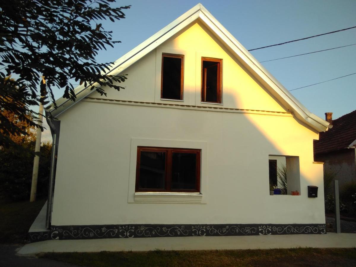 Apartmán House Of Lovra Kneževi Vinogradi Exteriér fotografie